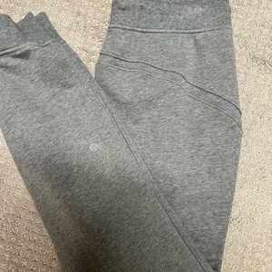 Lululemon joggers- women’s